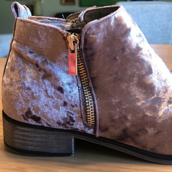 Bamboo Velvet Retro Booties 🕺 - Picture 5 of 6